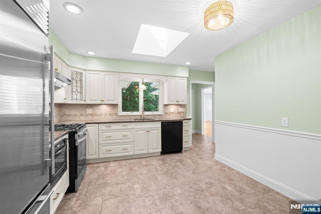 601 Iroquois - Photo 4