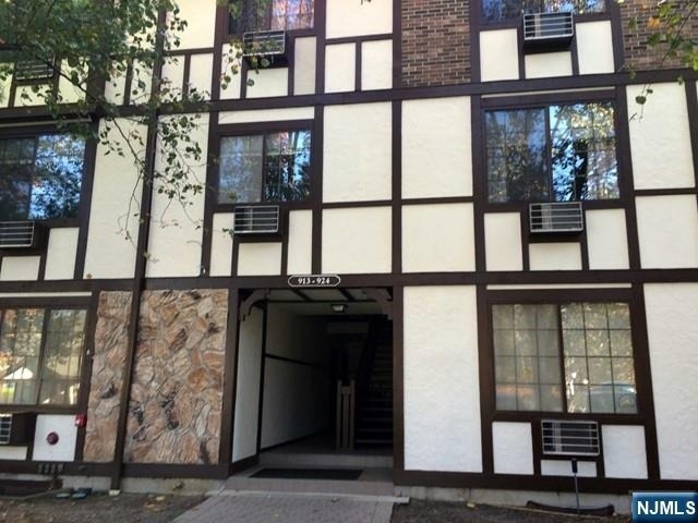 917 Thoreau - Photo 1