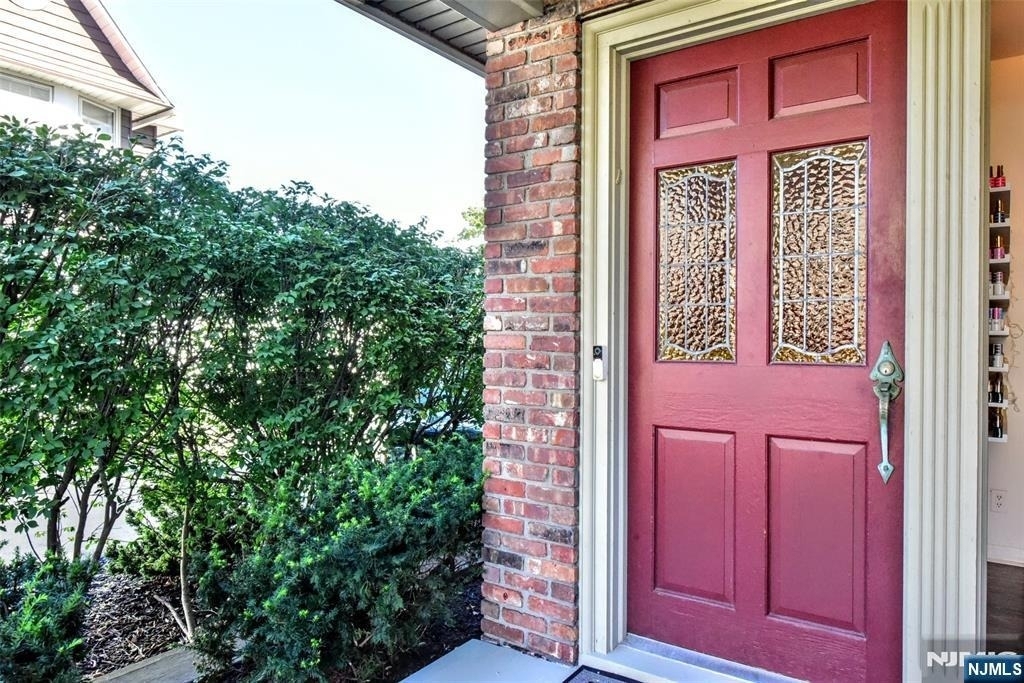 175 Center - Photo 4