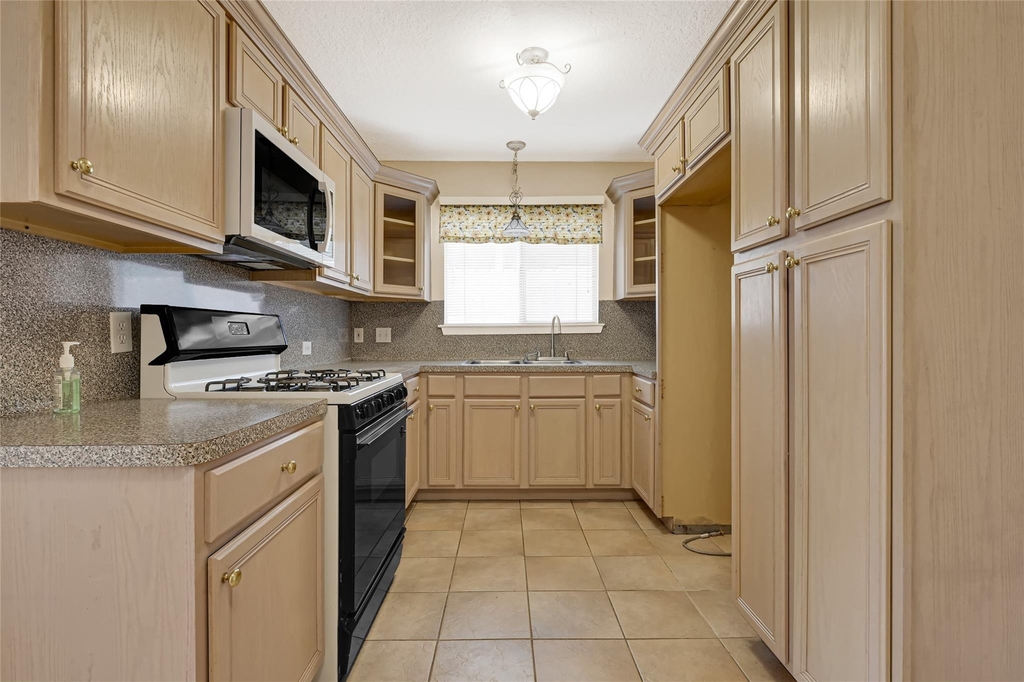 3816 Newton Drive - Photo 0