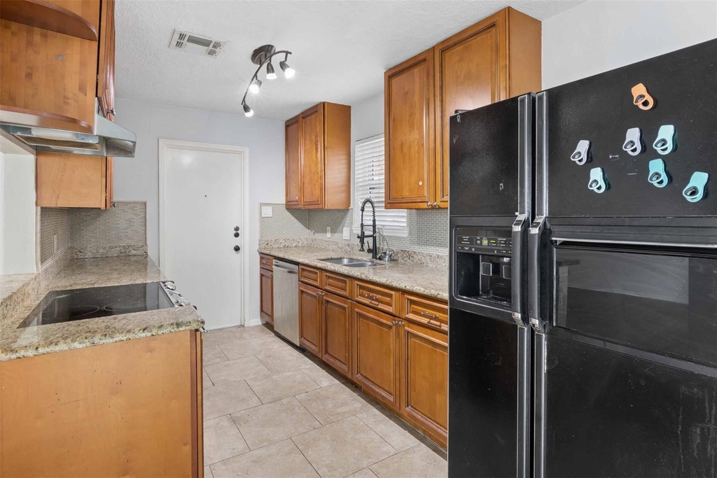 5914 Willowbend Boulevard - Photo 10