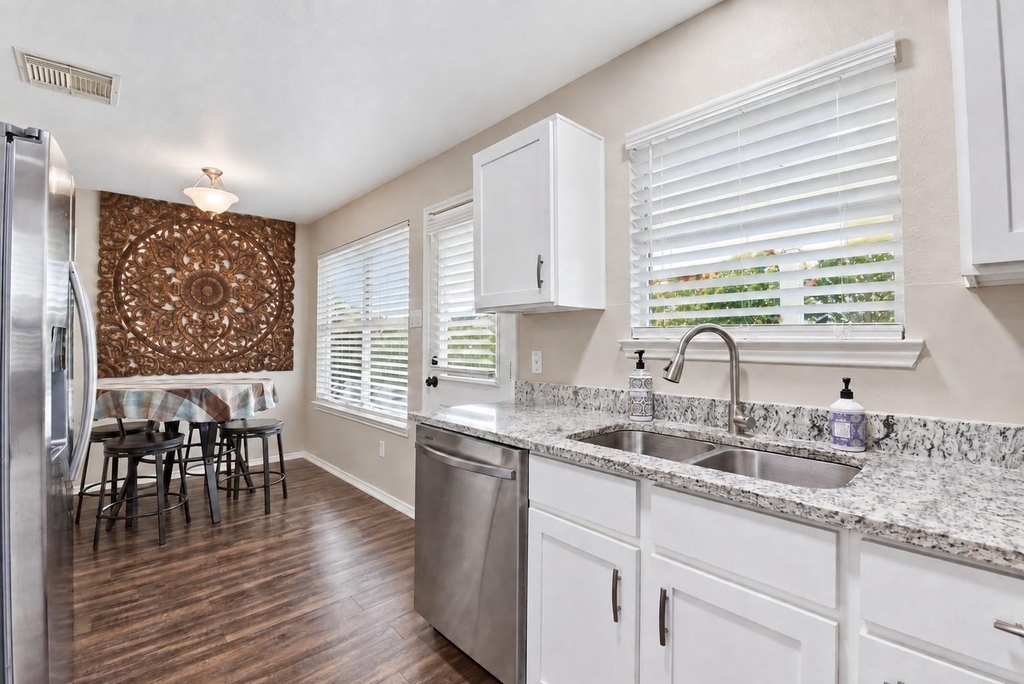 9519 Maple Green Lane - Photo 11