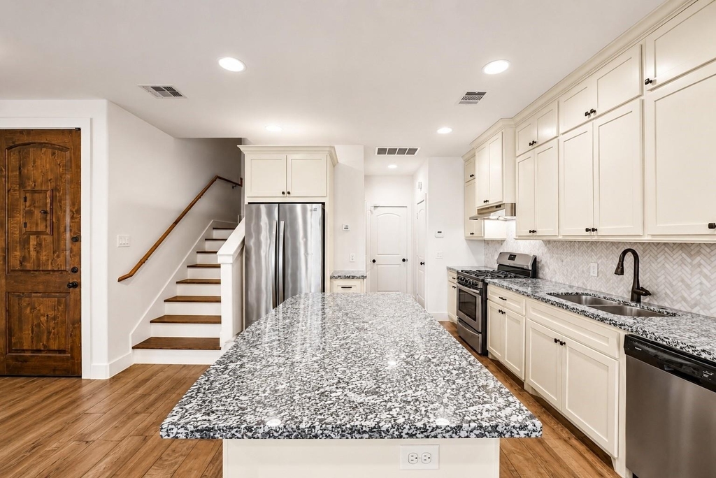 3605 Billingsley Street - Photo 9