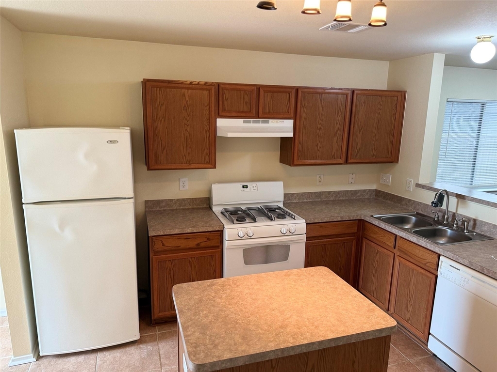 1539 Nichole Woods Drive - Photo 4