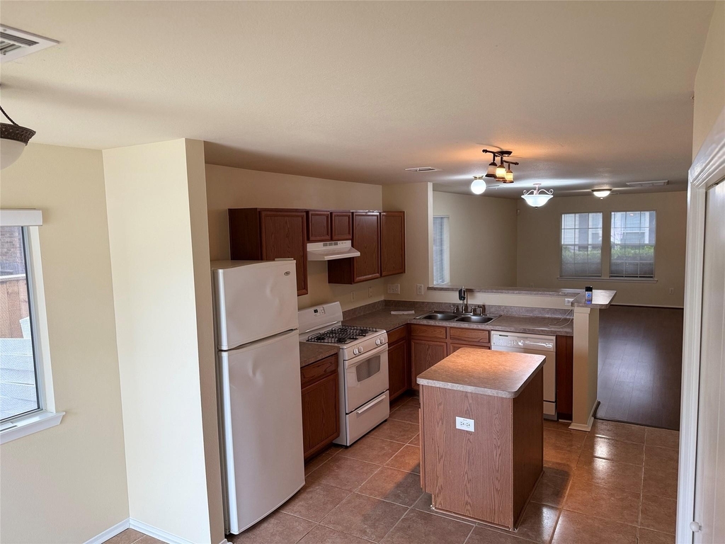 1539 Nichole Woods Drive - Photo 6