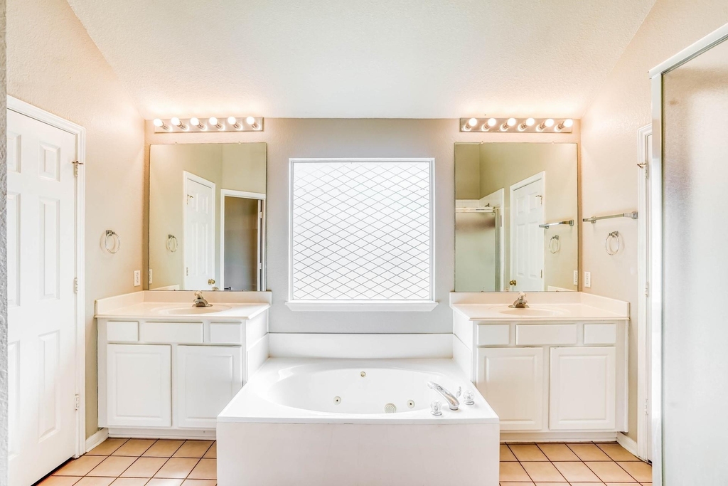 10330 Claybrook Drive - Photo 12