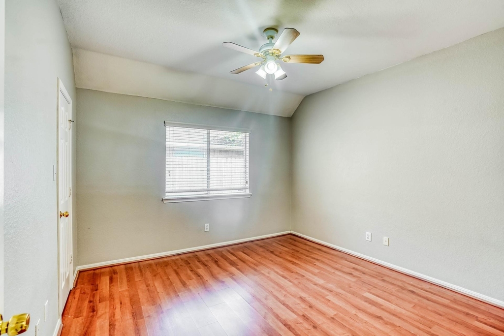 10330 Claybrook Drive - Photo 9