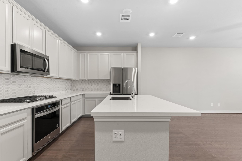 9511 Towne Lake Parkway - Photo 6