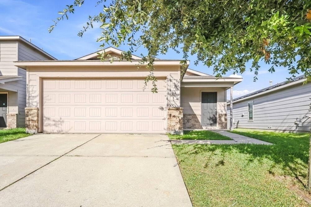9927 Sanders Rose Lane - Photo 0