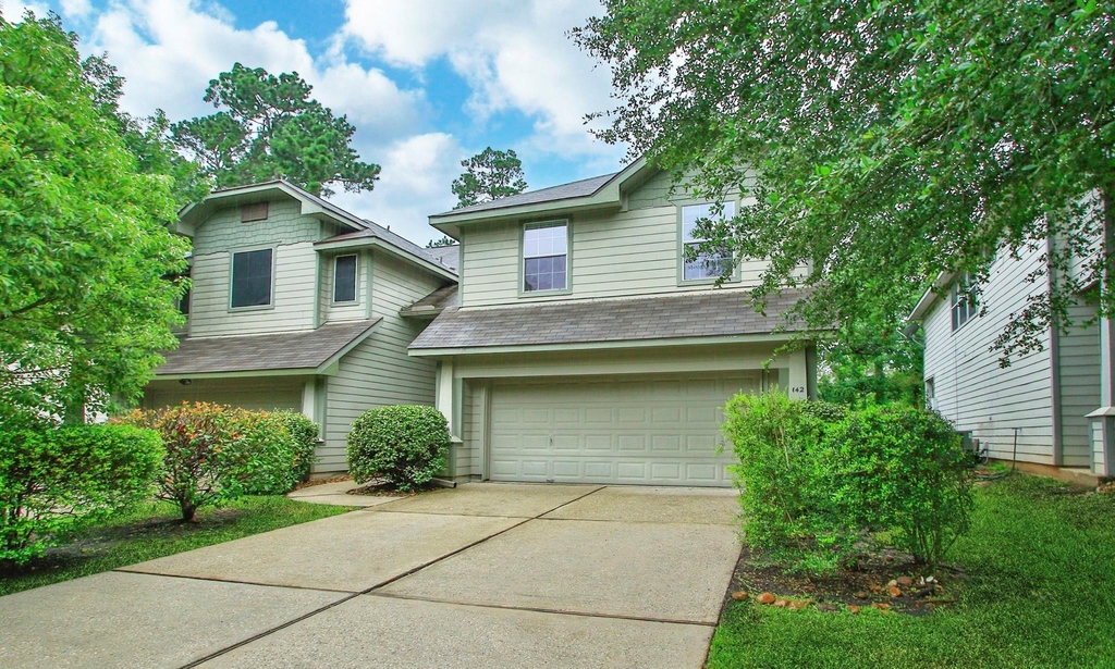 142 W Burberry Circle - Photo 1