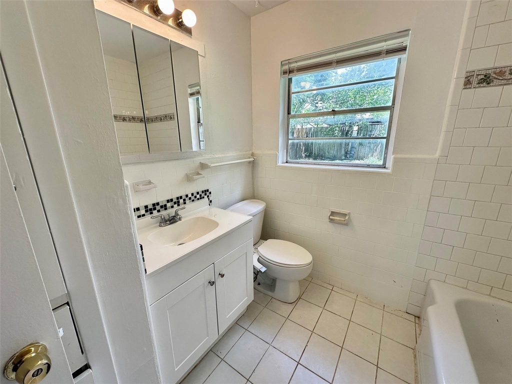 5720 Parwill Street - Photo 9