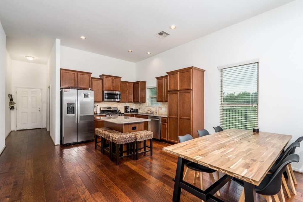18918 Cove Pointe Dr - Photo 16