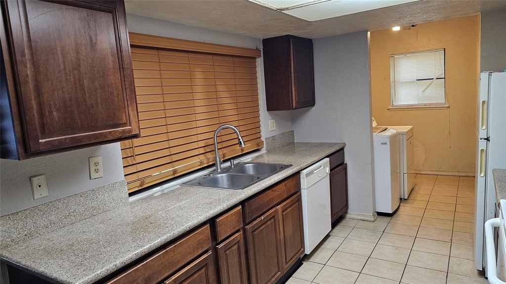 15303 Gran Vista Drive - Photo 16
