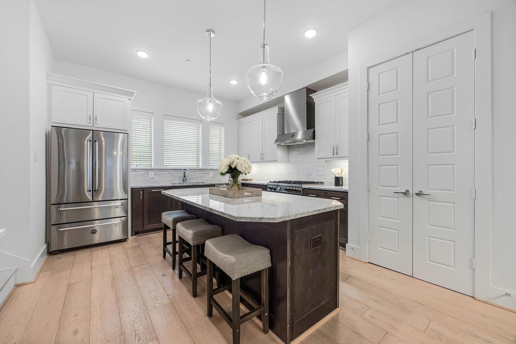2650 Fountain Key Boulevard - Photo 2