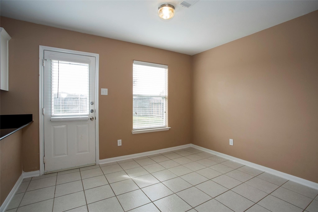 4302 Pecos River Drive - Photo 5