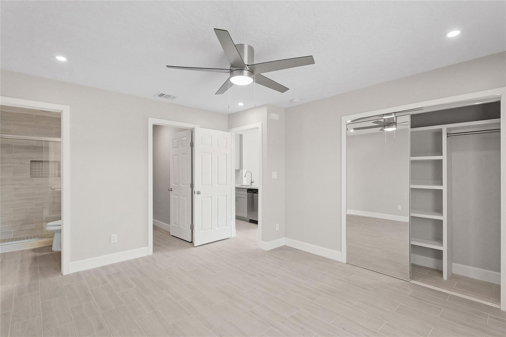 2121 Fountain View Drive - Photo 13