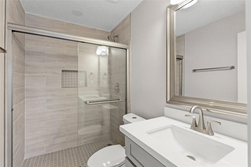 2121 Fountain View Drive - Photo 15