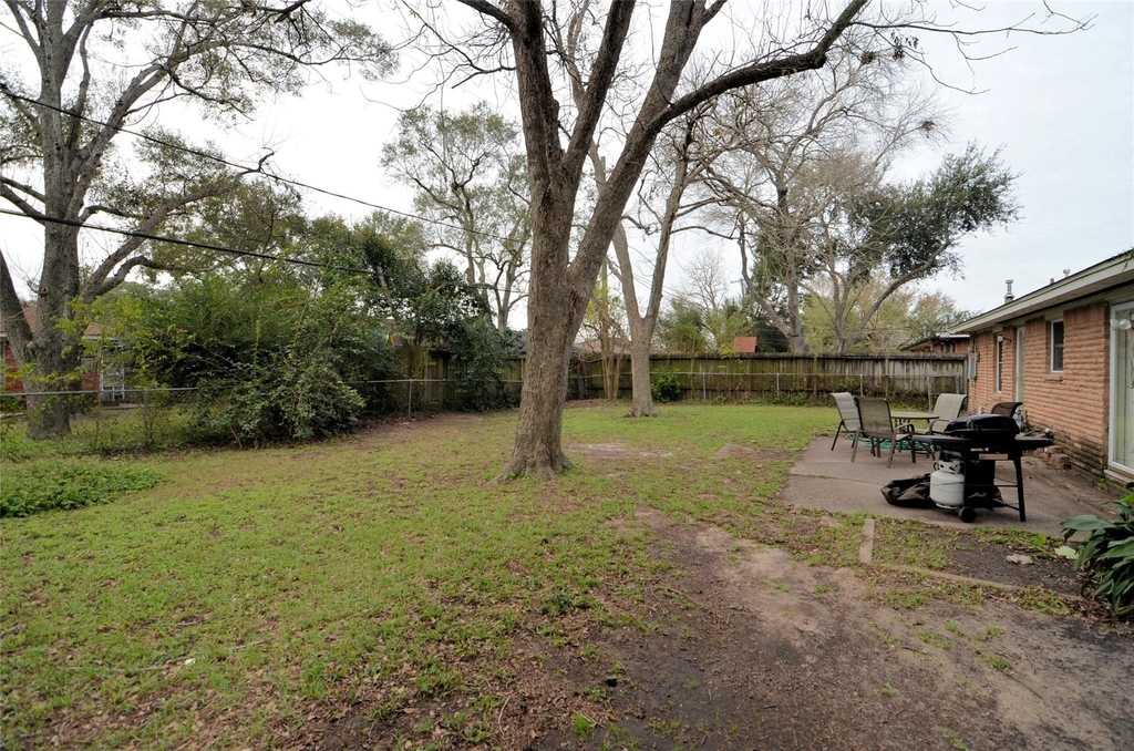 5215 Sanford Road - Photo 14