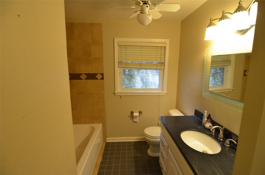 5215 Sanford Road - Photo 20