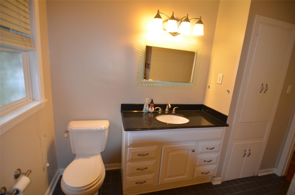 5215 Sanford Road - Photo 19