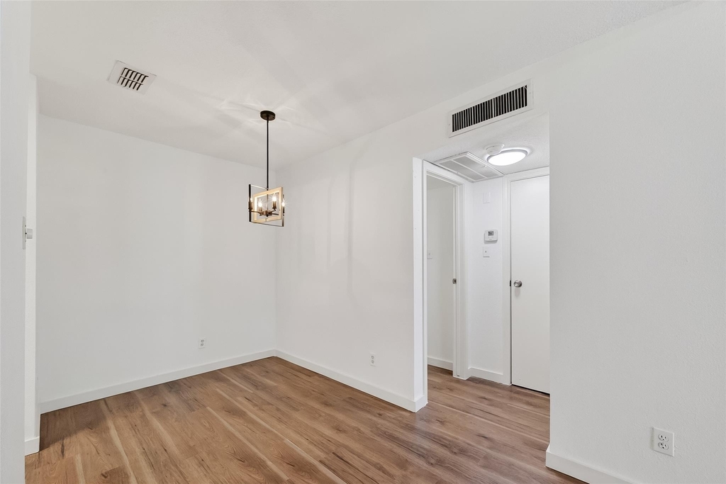 7900 N Stadium Drive - Photo 21