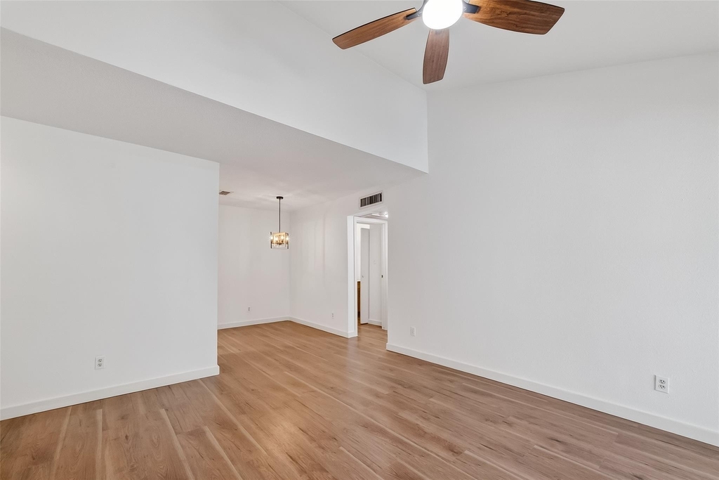 7900 N Stadium Drive - Photo 17