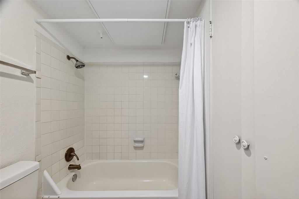 7900 N Stadium Drive - Photo 27