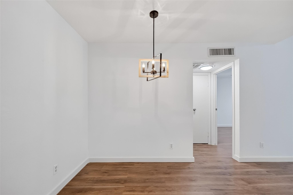 7900 N Stadium Drive - Photo 20