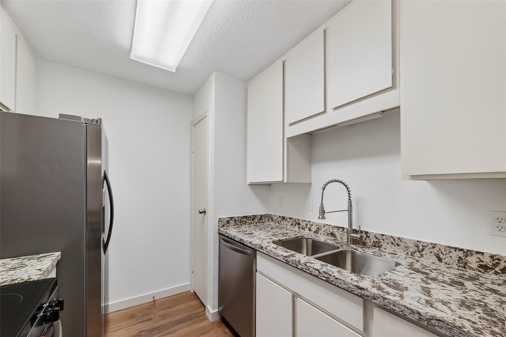 7900 N Stadium Drive - Photo 24