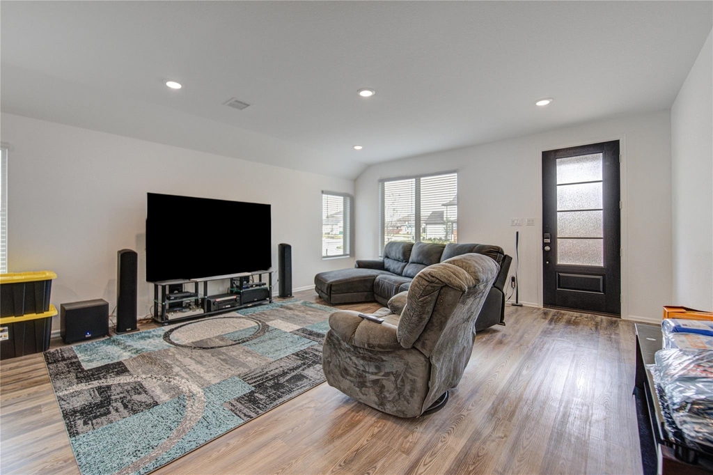 2904 Cordova Hill Drive - Photo 4