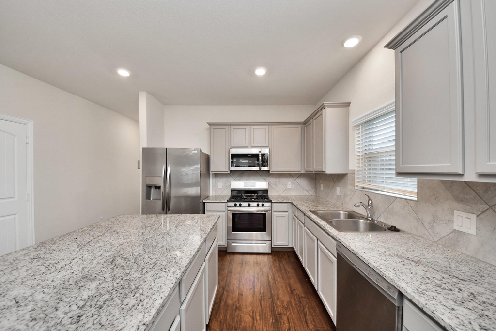 4706 Walnut Willow Court - Photo 14
