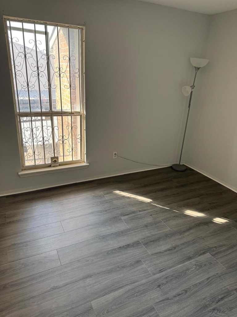 10603 S Wilcrest Drive - Photo 9