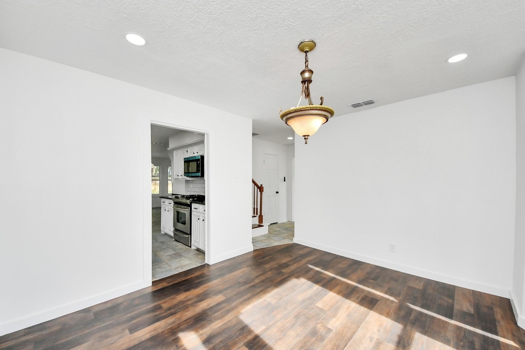 616 S Rivershire Drive - Photo 3