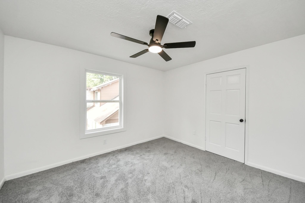 616 S Rivershire Drive - Photo 29
