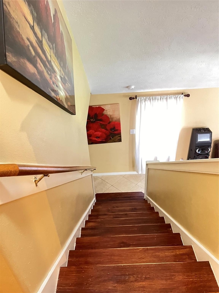 13706 Maximos Drive - Photo 32