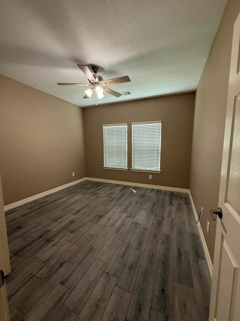 1140 2nd Avenue N - Photo 10