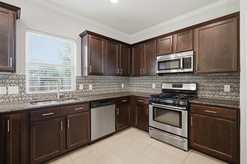 2261 Ivy Wall Drive - Photo 10