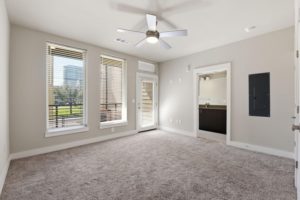 4819 Caroline Street - Photo 32