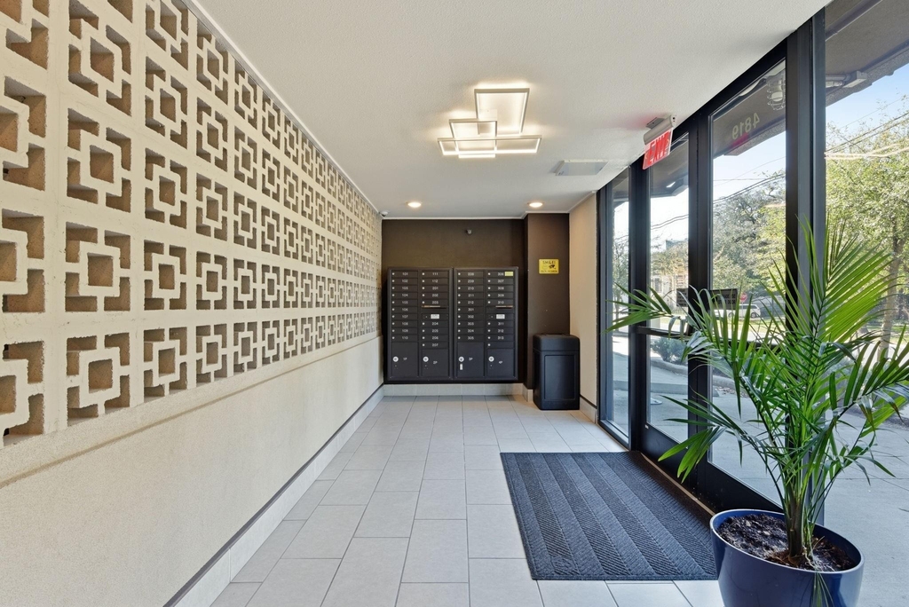 4819 Caroline Street - Photo 13