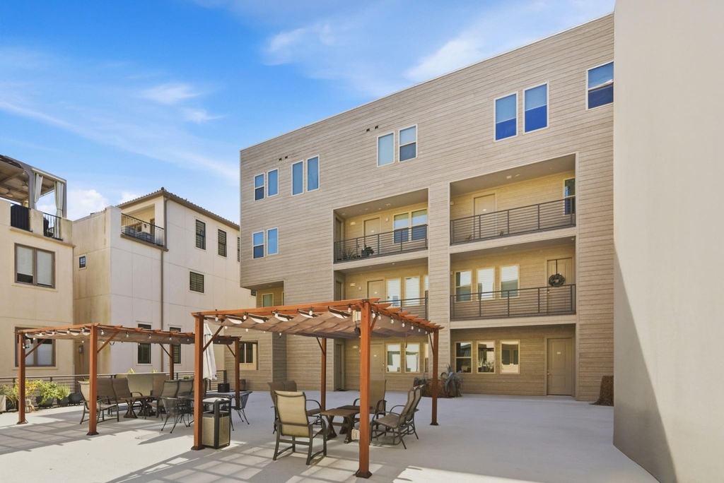 4819 Caroline Street - Photo 34
