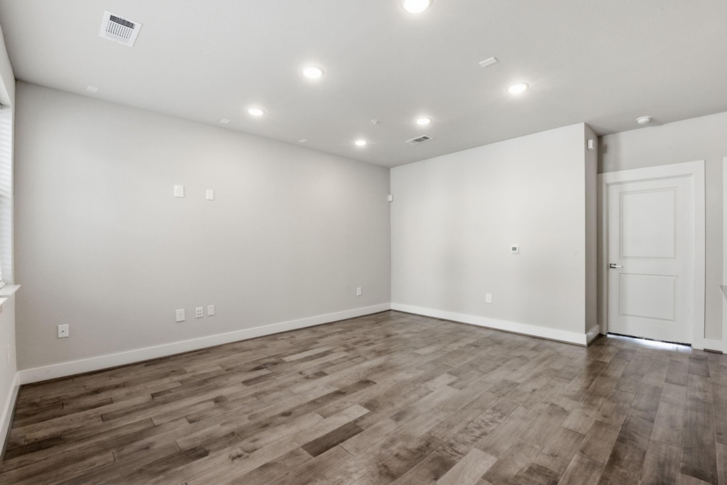 4819 Caroline Street - Photo 19