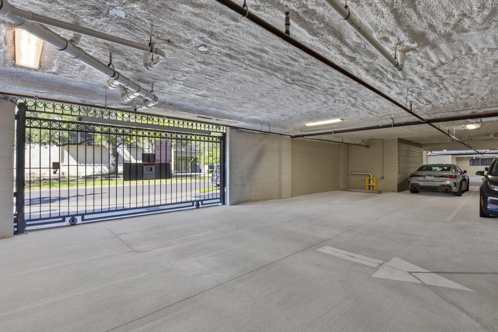 4819 Caroline Street - Photo 37