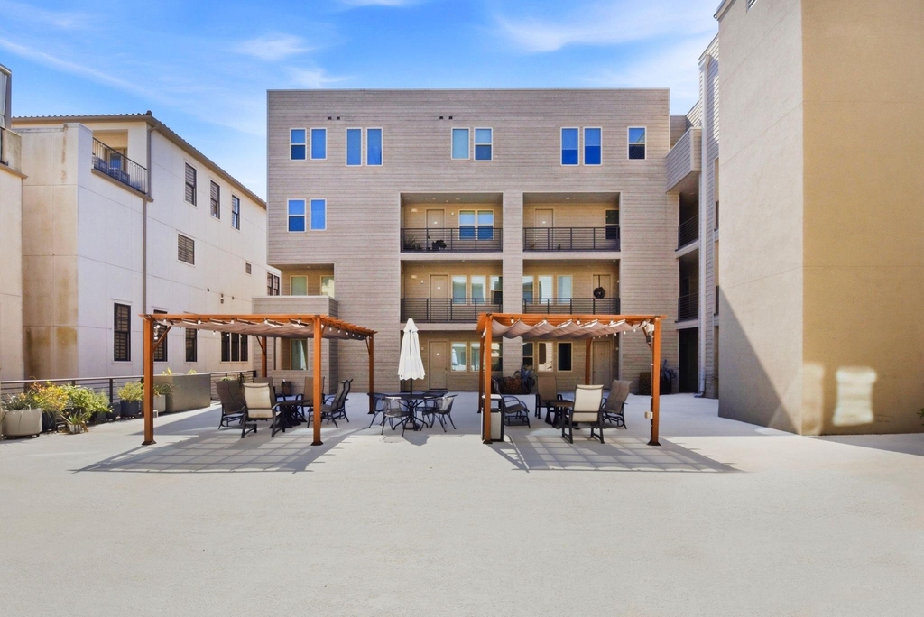 4819 Caroline Street - Photo 12