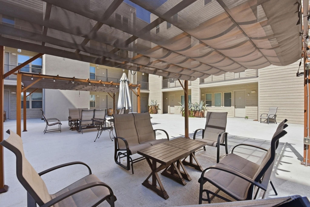 4819 Caroline Street - Photo 33