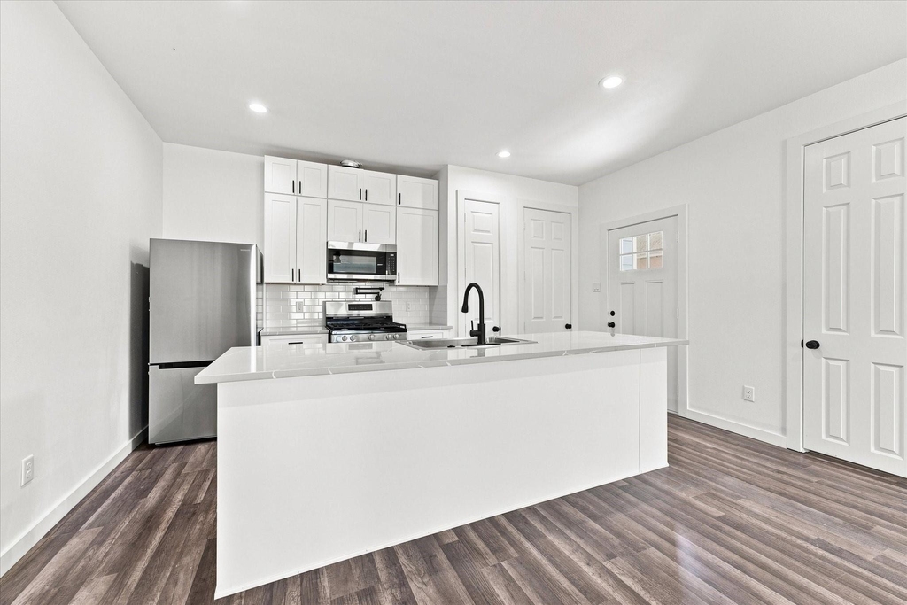 8726 Scott Street - Photo 2