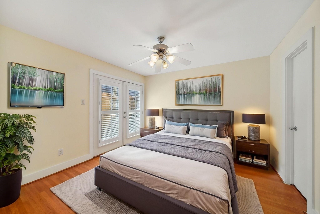 917 W 21st Street - Photo 13