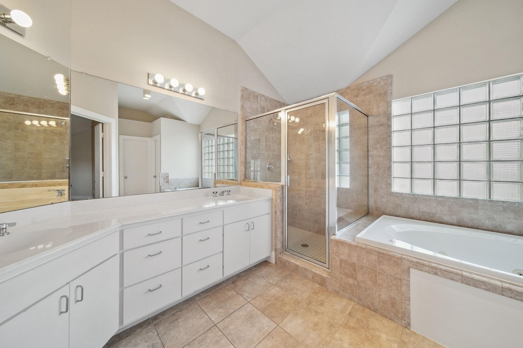 917 W 21st Street - Photo 9