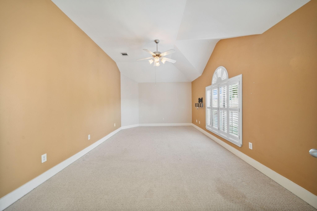 917 W 21st Street - Photo 8