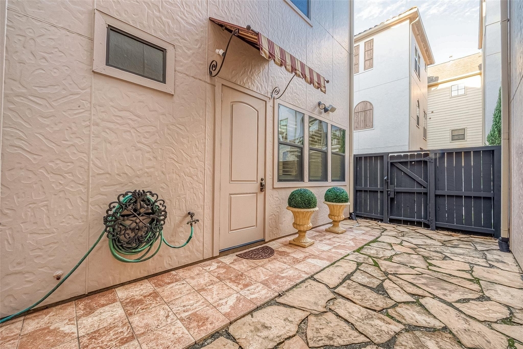 4323 Rose Street - Photo 28