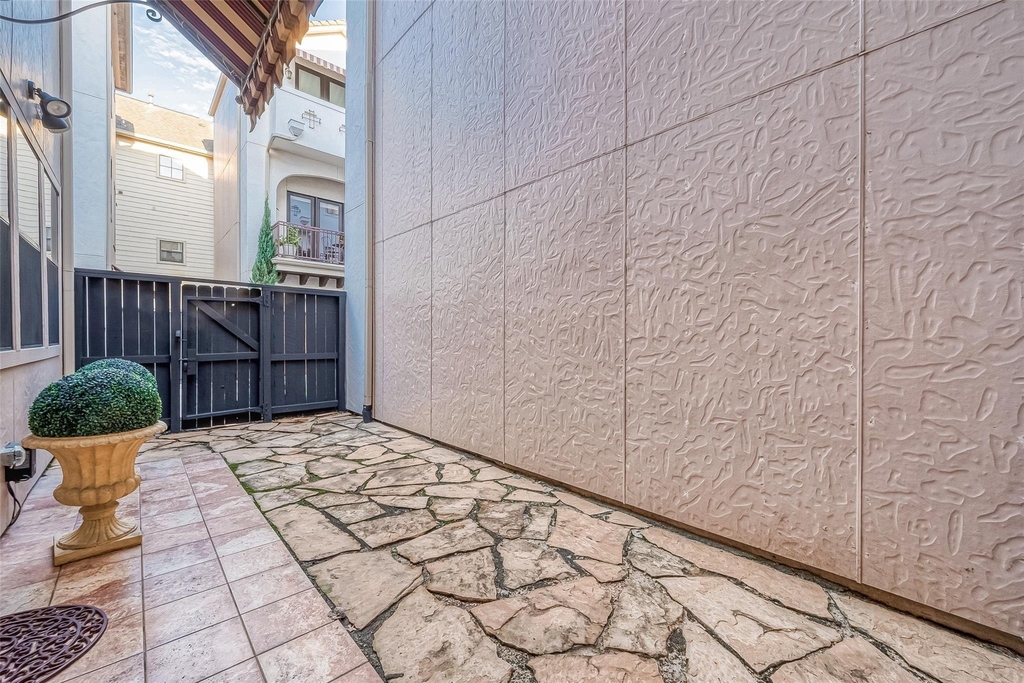 4323 Rose Street - Photo 27